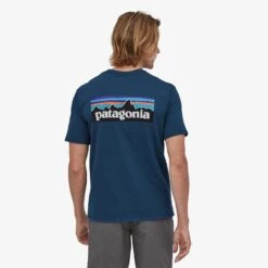 Patagonia P-6 Logo Responsibili-Tee Herre -Osprey || Icebreaker || Patagonia Butikk 38504 CTRB CS2