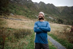 Organic Wool And Silk Longsleeve (Herre) -Osprey || Icebreaker || Patagonia Butikk 48f03f54e506ee72f3fc13d2a7d84fc966e0904f 6016x4016 1