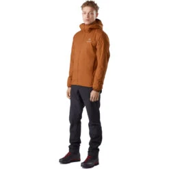 Arcteryx Atom LT Hoody Hettejakke (Herre) -Osprey || Icebreaker || Patagonia Butikk Arcteryx Atom LT Hoody Hettejakke Herre modell helfigur