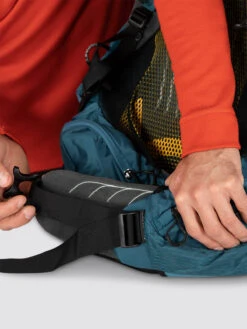 Osprey Atmos AG 65 Tursekk Herre -Osprey || Icebreaker || Patagonia Butikk Atmos 65L S22 Detail20 VenturiBlue web 3a20d6fc 700f 4cbb ac52 9d0514631e84