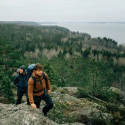 Keb Turbukse Regular (Herre) -Osprey || Icebreaker || Patagonia Butikk Fjellreven Keb Trousers Turbukse Herre modell par paa tur stemning