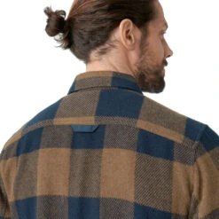 Canada Flanellskjorte (Herre) 18 Canada Flanellskjorte (Herre) -Osprey || Icebreaker || Patagonia Butikk Fjellreven Canada Flanellskjorte Herre modell bak detalj