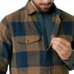 Canada Flanellskjorte (Herre) 17 Canada Flanellskjorte (Herre) -Osprey || Icebreaker || Patagonia Butikk Fjellreven Canada Flanellskjorte Herre modell brystkomme detalj