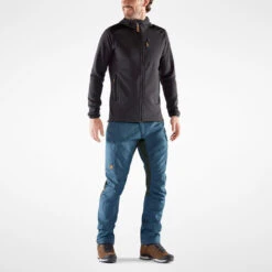 Kaipak Turbukse Herre 13 Kaipak Turbukse Herre -Osprey || Icebreaker || Patagonia Butikk Fjellreven Kaipak Turbukse Herre modell foran