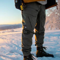 Lundhags Fulu Cargo Stretch Turbukse (Herre) 9 Lundhags Fulu Cargo Stretch Turbukse (Herre) -Osprey || Icebreaker || Patagonia Butikk Lundhags Fulu Cargo Turbukse herremodell sno
