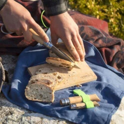 Opinel Nomad Cooking Kit Tursett -Osprey || Icebreaker || Patagonia Butikk Opinel Nomad Cooking Kit Tursett skjaere brod