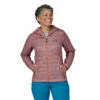 Patagonia Nano Puff Hoody (Dame) -Osprey || Icebreaker || Patagonia Butikk Patagonia Nano Puff Hoody Dame Evening Mauve modell