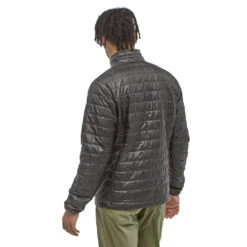 Patagonia Nano Puff Jacket (Herre) -Osprey || Icebreaker || Patagonia Butikk Patagonia Nano Puff Syntetisk Dunjakke Herre Black modell bak