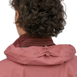 Patagonia Torrentshell 3L Jacket Regnjakke (Dame) -Osprey || Icebreaker || Patagonia Butikk Patagonia Torrentshell 3L Jacket Regnjakke Dame Modell hette bak