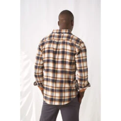 United By Blue Responsible Flanellskjorte - Egret (Herre) -Osprey || Icebreaker || Patagonia Butikk United By Blue Responsible Flanellskjorte Herre Egret modell bak