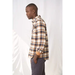 United By Blue Responsible Flanellskjorte - Egret (Herre) -Osprey || Icebreaker || Patagonia Butikk United By Blue Responsible Flanellskjorte Herre Egret modell siden