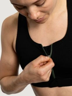 Zipbra Front (Dame) -Osprey || Icebreaker || Patagonia Butikk b7a003bd6e9df80a11cdc025616c10c9d225b716 1500x2000 jpg